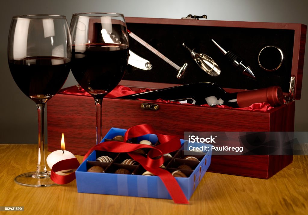 Wein Pralinen und Kerze - Lizenzfrei Schokolade Stock-Foto