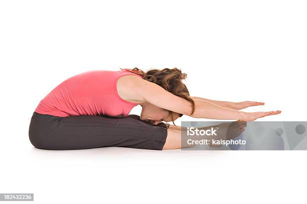 Yogapose Stockfoto und mehr Bilder von Beugen - Beugen, Braunes Haar, Dehnen