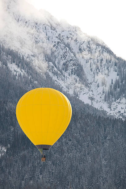 istock Hot air balloon in winter 182432673