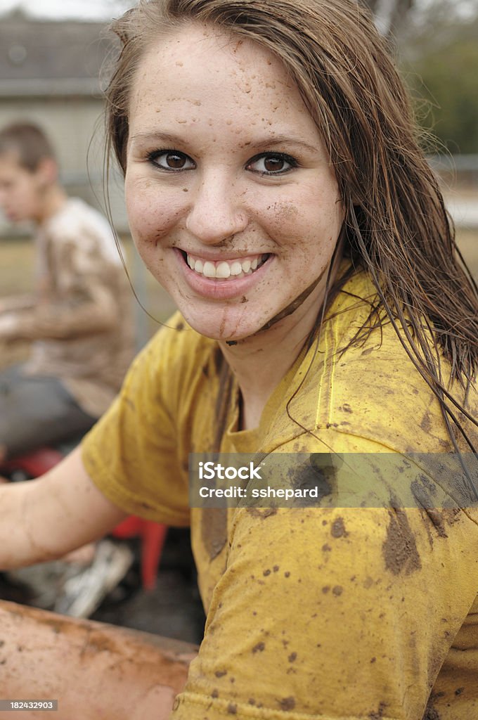 Muddy fille - Photo de 14-15 ans libre de droits