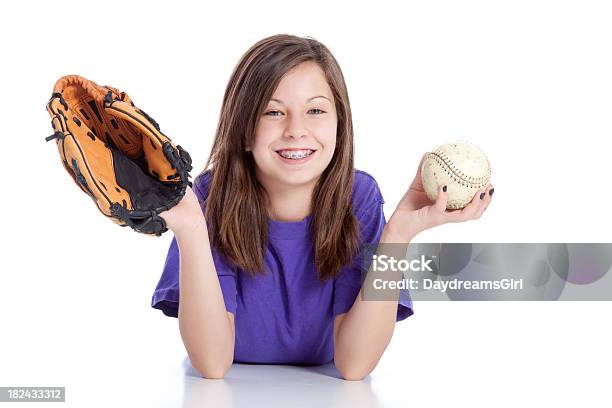 Sport Femminili - Fotografie stock e altre immagini di Bambine femmine - Bambine femmine, Apparecchio ortodontico, Baseball