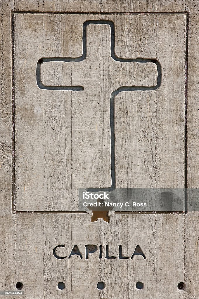 Деревянный Знак Capilla, Часовня, Мексика, крест, с вертикальными - Стоковые фото Архитектурный элемент роялти-фри