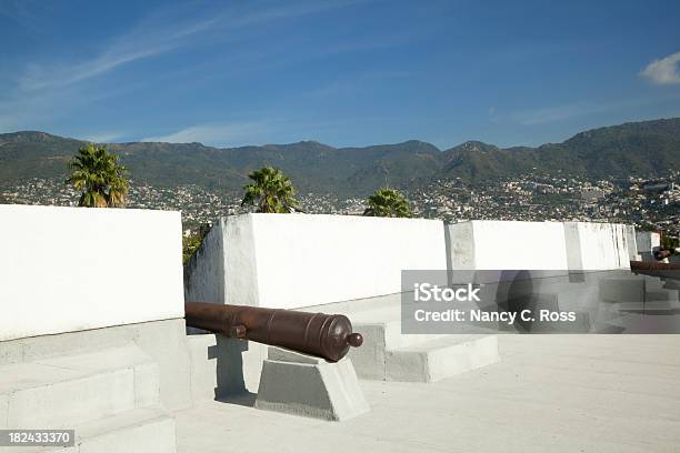 Foto de Enferrujado Canhões Em Fort San Diego Acapulco México e mais fotos de stock de Acapulco