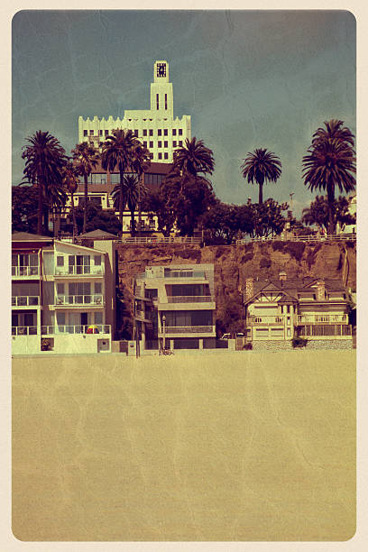 la playa de santa mónica-vintage postal - santa monica santa monica beach beach california fotografías e imágenes de stock