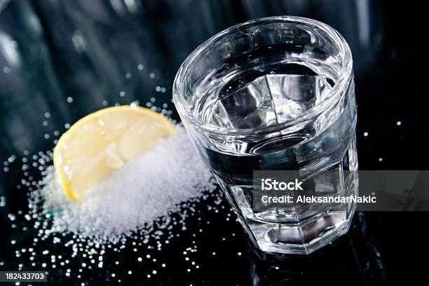 Tequila Slammer Stockfoto und mehr Bilder von Alkoholisches Getränk - Alkoholisches Getränk, Einzelner Gegenstand, Farbbild