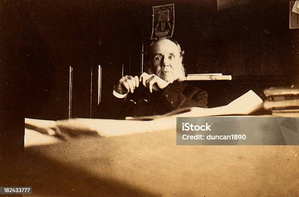 O Proprietário Da Fábrica - Fotografias de stock e mais imagens de Escritório - Escritório, Estilo Eduardiano, 1890-1899