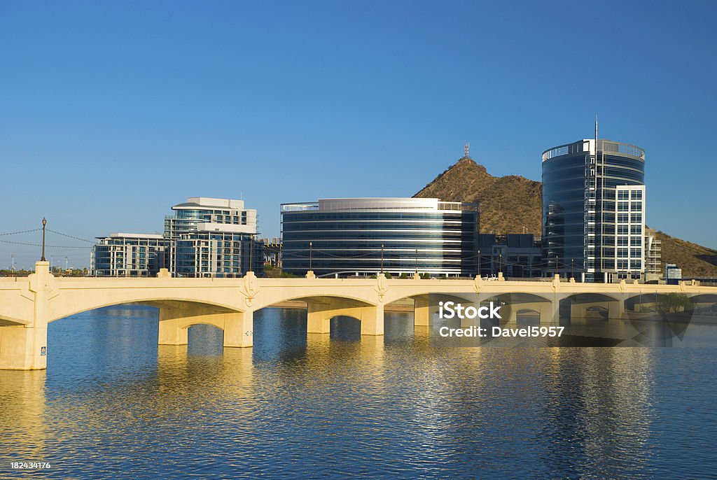 Tempe miasta, rzekę i bridge - Zbiór zdjęć royalty-free (Stan Arizona)