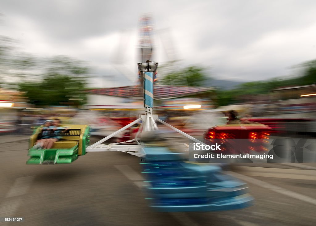 Borroso Carnival Ride - Foto de stock de Acontecimiento libre de derechos