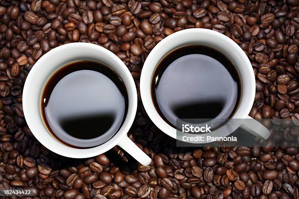 2 つのコーヒーカップ - エスプレッソのストックフォトや画像を多数ご用意 - エスプレッソ, カップ, カラー画像