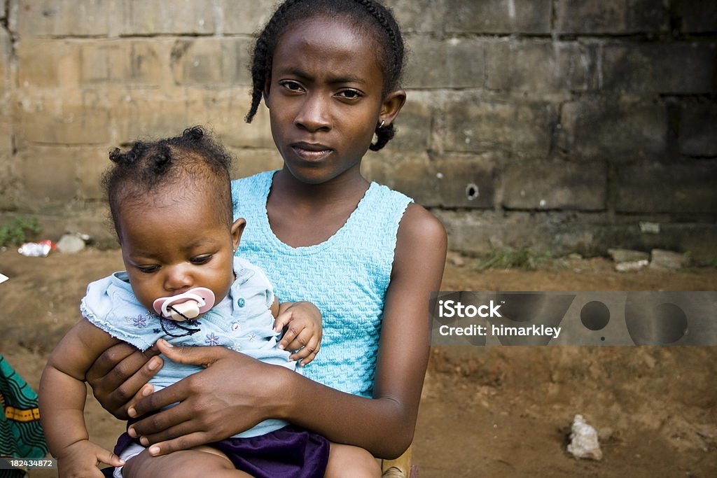 Jovens africanas circuncidadas - Foto de stock de Família royalty-free