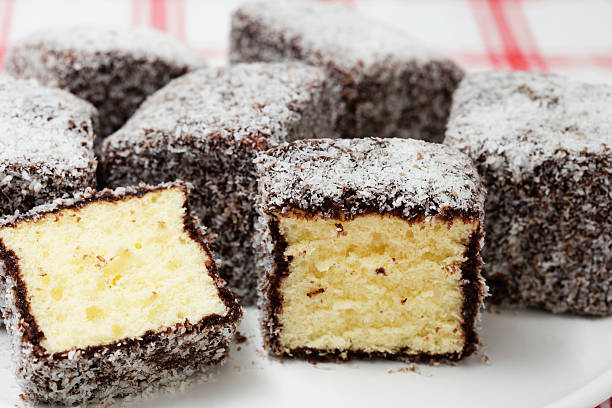 lamingtons - lamingtons photos et images de collection