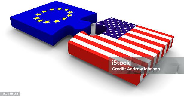 Uns Euro Puzzle Stockfoto und mehr Bilder von Europaflagge - Europaflagge, USA, Amerikanische Flagge