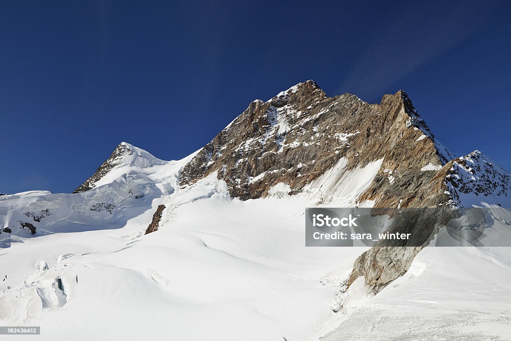 Горных вершин в солнечный день с Jungfraujoch в Швейцарии - Стоковые фото Без людей роялти-фри