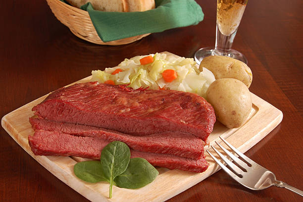 carne di manzo e cavolo - dinner corned beef irish culture st patricks day foto e immagini stock