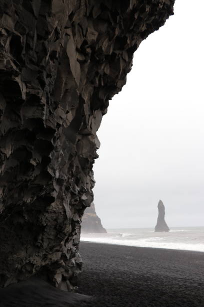 ヴィークの黒い砂浜 - アイスランド - 4724 ストックフォトと画像