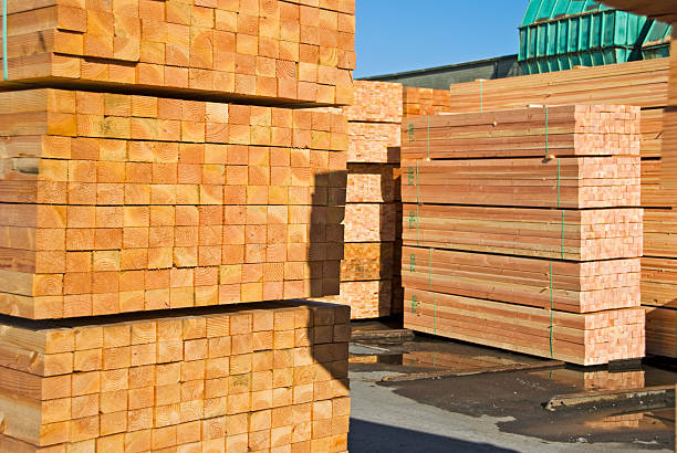 wielkości przetwarzanego w redwood mill - timber lumber industry redwood stack zdjęcia i obrazy z banku zdjęć
