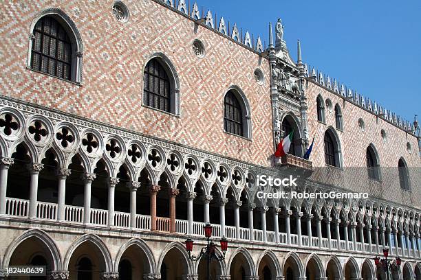 Foto de Palácio Dos Doges e mais fotos de stock de Arcada - Arcada, Arco - Característica arquitetônica, Armação de Janela