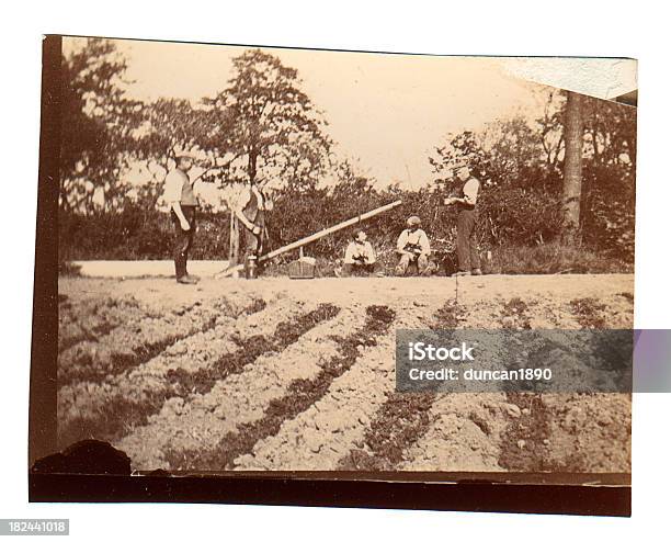 빅토이라 농업 Labourers늙음 사진 세피아 색조에 대한 스톡 사진 및 기타 이미지 - 세피아 색조, 쟁기질된 들판, 19세기
