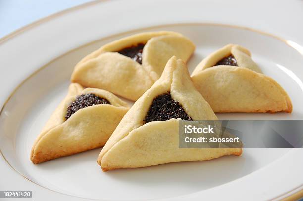 Foto de Hamentaschen Para Purim e mais fotos de stock de Hamantaschen - Hamantaschen, Semente de Papoula, Ameixa - Fruta seca