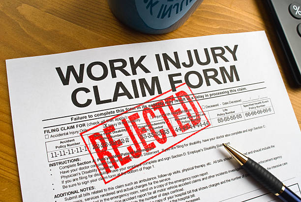 수신거부된 부상 보험청구양식 - insurance claim form rejection physical injury 뉴스 사진 이미지
