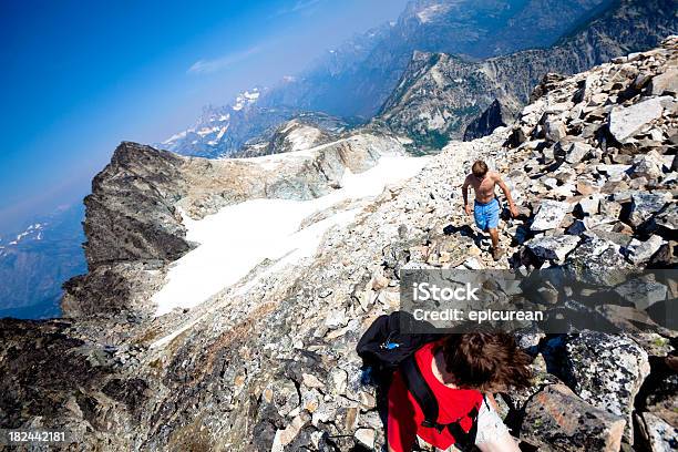 Montanhismo De North Cascades - Fotografias de stock e mais imagens de Caminhada - Caminhada, Parque nacional de North Cascades, Admirar a Vista