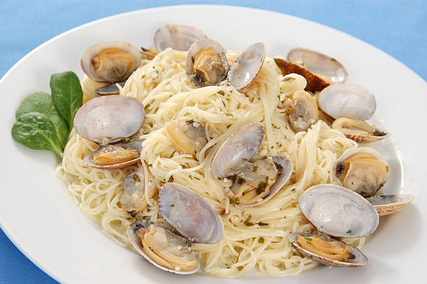 istock Angel Hair Pasta with Clams 182442235