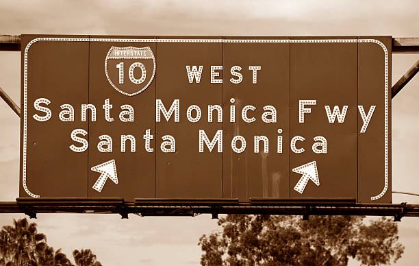 istock Santa Monica Fwy sign 182442296