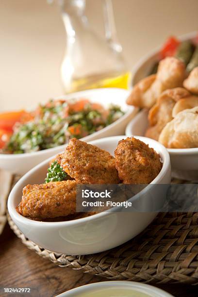 Mezze Falafel - Fotografias de stock e mais imagens de Comida - Comida, Comida Pronta, Comida do Médio Oriente