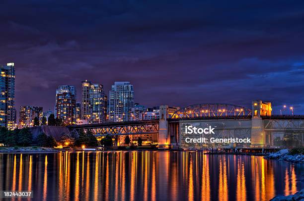 Vancouver Nightscape - zdjęcia stockowe i więcej obrazów Architektura - Architektura, Bez ludzi, Bulwar