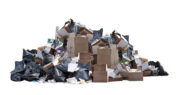 pila de basura - garbage dump fotografías e imágenes de stock