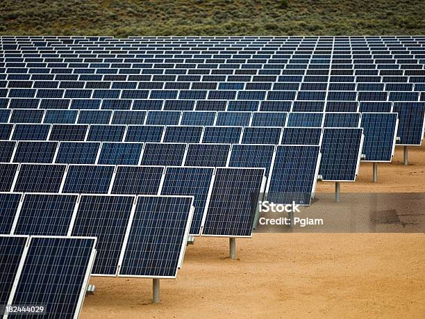 Painéis Solares Farm - Fotografias de stock e mais imagens de Novo México - Novo México, Combustíveis e Geração de Energia, Calor