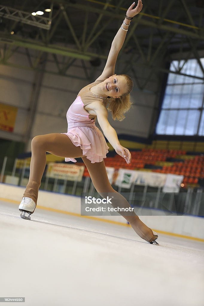 Rendimiento de patinaje artístico - Foto de stock de Actividad libre de derechos