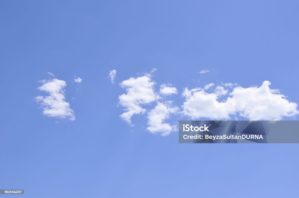 Céu azul e nuvens - Foto de stock de Azul royalty-free