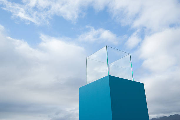 água em azul receptáculo caixa ao ar livre - natural column - fotografias e filmes do acervo