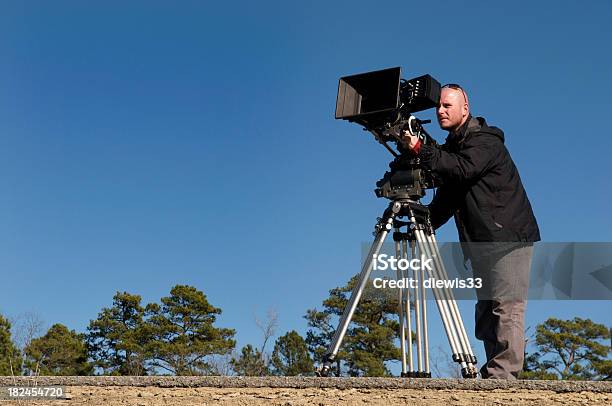 Cineoperatore Professionisti Del Settore Di Lavoro - Fotografie stock e altre immagini di 30-34 anni - 30-34 anni, Abbigliamento casual, Abiti pesanti