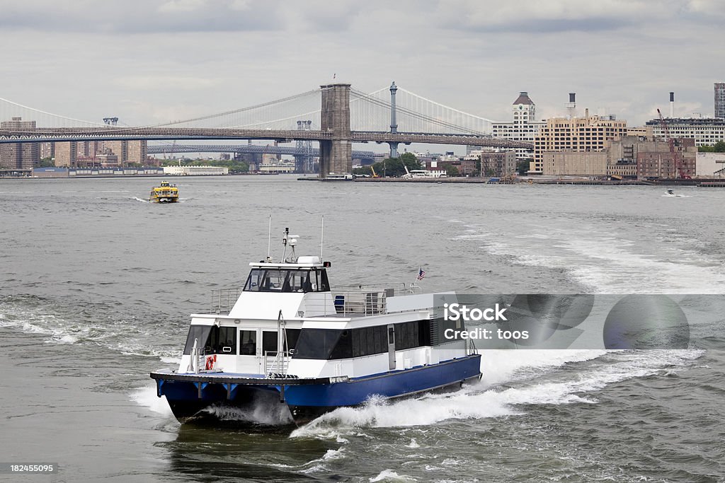 Traghetto sul fiume Hudson, New York City (XXXL - Foto stock royalty-free di Canale