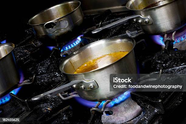 Gas Para Cocinar Foto de stock y más banco de imágenes de Butano - Butano, Cacerola, Cocina - Electrodomésticos