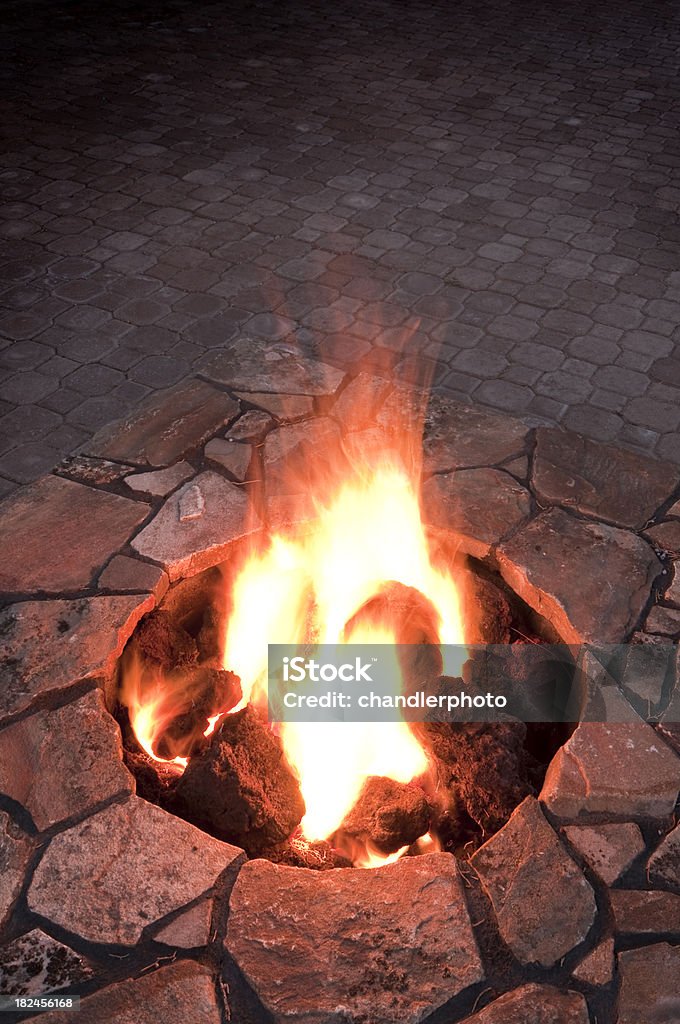 Close-up de um fogo de chão - Foto de stock de Brilhante - Luminosidade royalty-free
