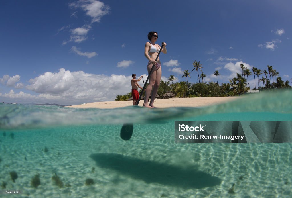 Nuovo sport di tendenza-di-stand-up Paddle - Foto stock royalty-free di Figi