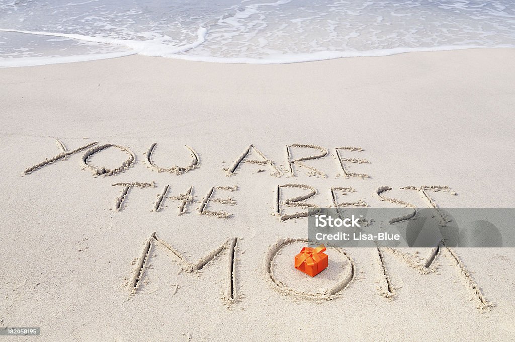 단어 및 선물 처박은 어머니의 날 - 로열티 프리 모래 스톡 사진