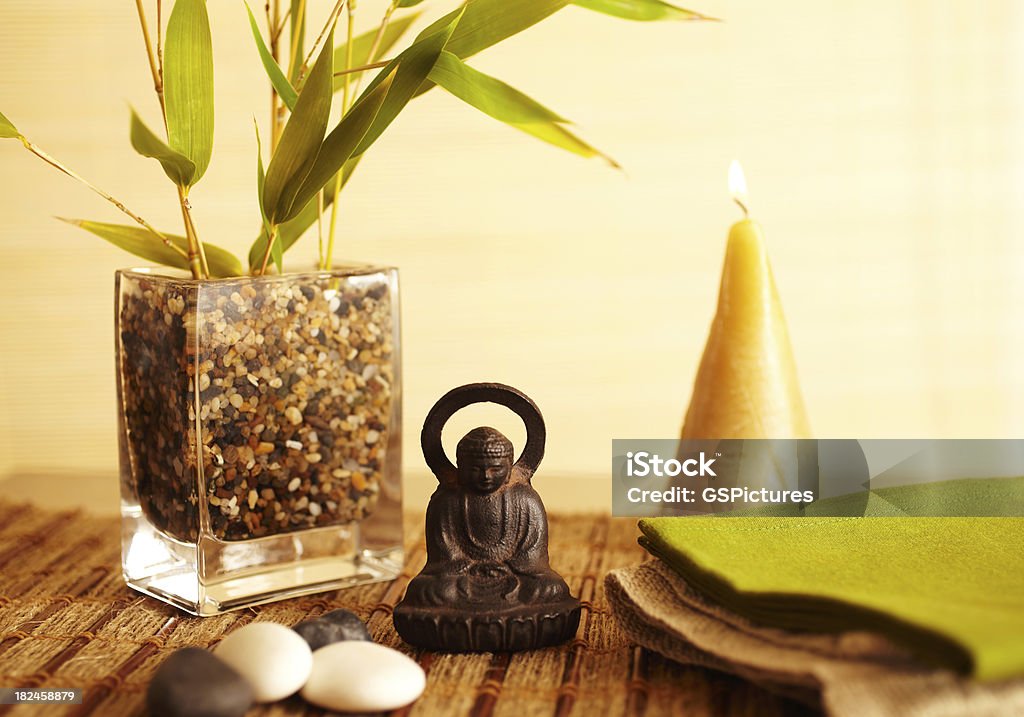 Wohndekoration Stillleben mit Bambus in vase und buddha - Lizenzfrei Abmachung Stock-Foto