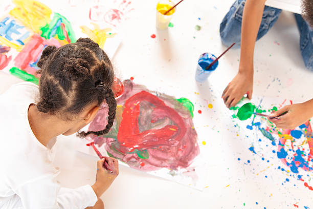 istock painting kids 182460481