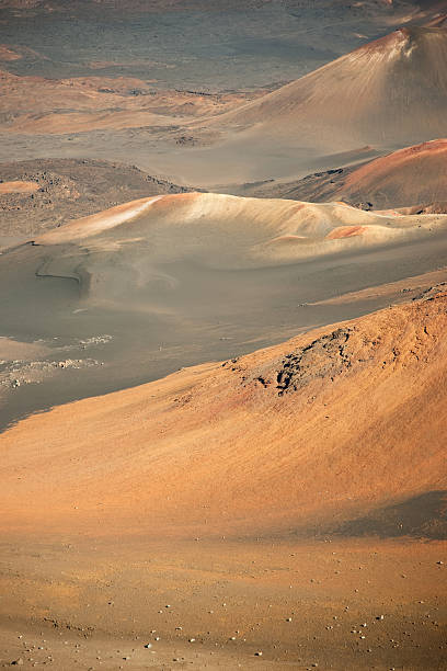 화산 분화구 ��마우이 섬 하와이로 용암 - haleakala national park badlands maui extreme terrain 뉴스 사진 이미지