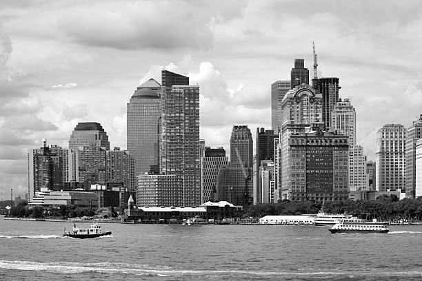 istock Hudson River, New York City, in black and white (XXXL) 182461462