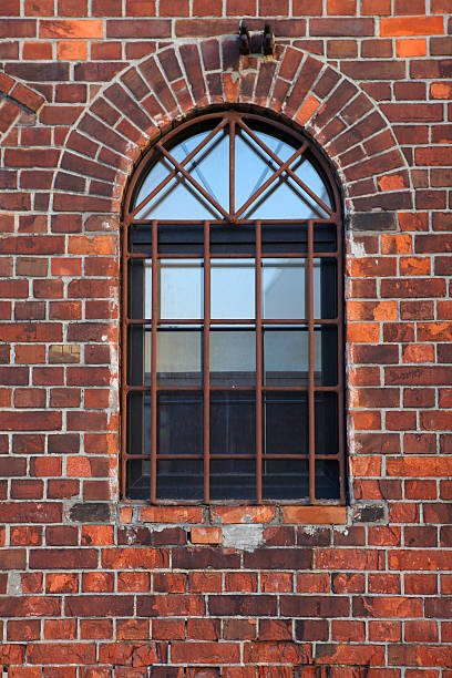 istock Old window on the wall of brick 182463112