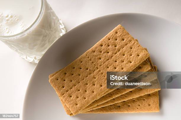 Graham Crackers With Milk Stock Photo - Download Image Now - Cracker - Snack, Snack, Plate