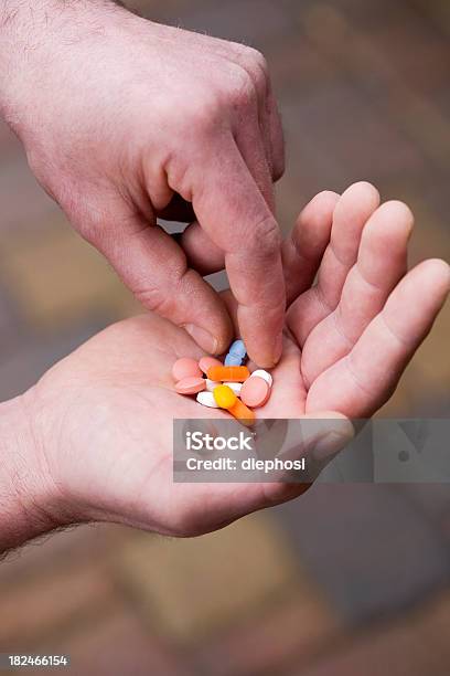 Handvoll Pillen Stockfoto und mehr Bilder von Acetylsalicylsäure - Acetylsalicylsäure, Antibiotikum, Bildschärfe
