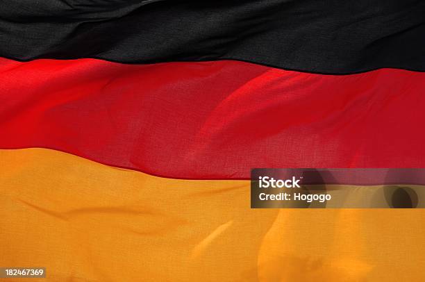 Deutsche Flagge In Der Sonne Stockfoto und mehr Bilder von Deutsche Flagge - Deutsche Flagge, Flagge, Fotografie