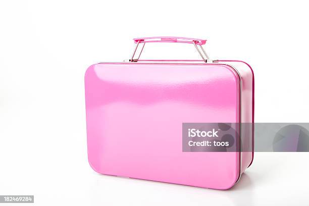 小さなピンクのスーツケースに若い女の子xxl - ランチボックスのストックフォトや画像を多数ご用意 - ランチボックス, 白背景, カットアウト