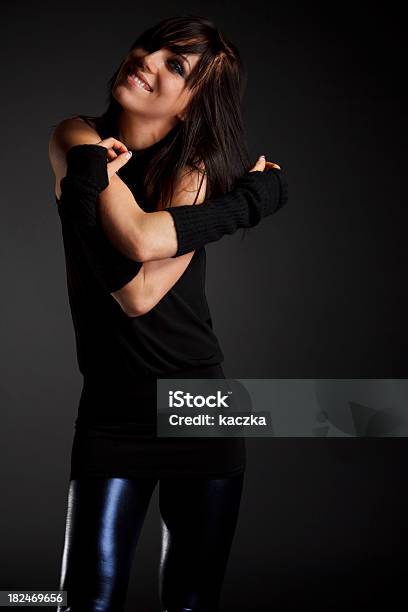 Mulher Bonita - Fotografias de stock e mais imagens de 20-24 Anos - 20-24 Anos, Adulto, Autoconfiança